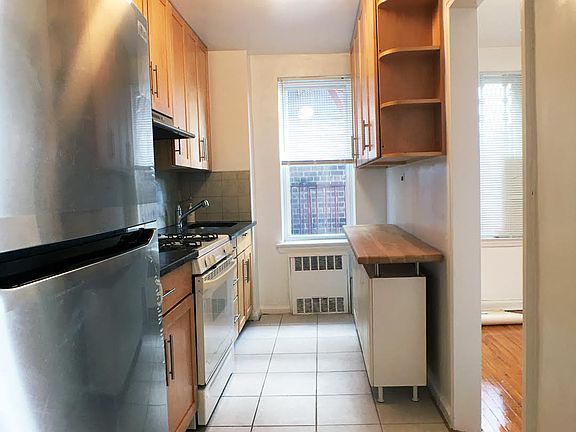 4th image of 6638 Yellowstone Blvd #6F