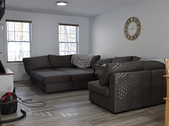 4th image of 35 Birch Hill Road