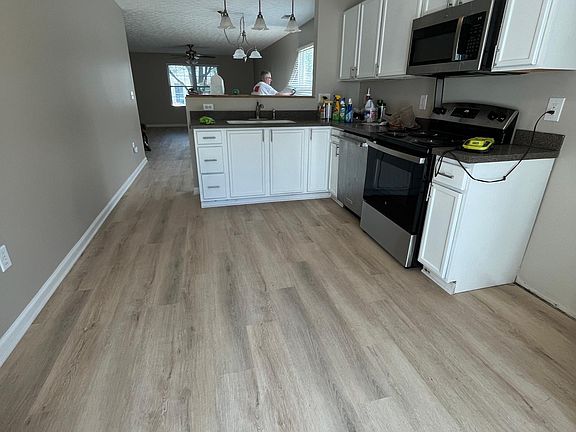 3rd image of 8327 Tegmen St