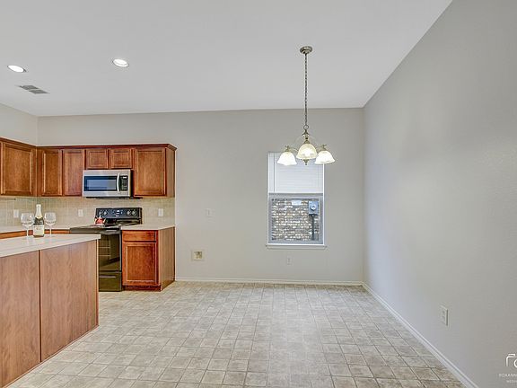 3rd image of 8516 Sagebrush Trl