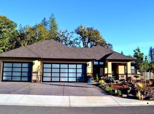 1367 Golf Club Dr, Cave Junction, OR 97523