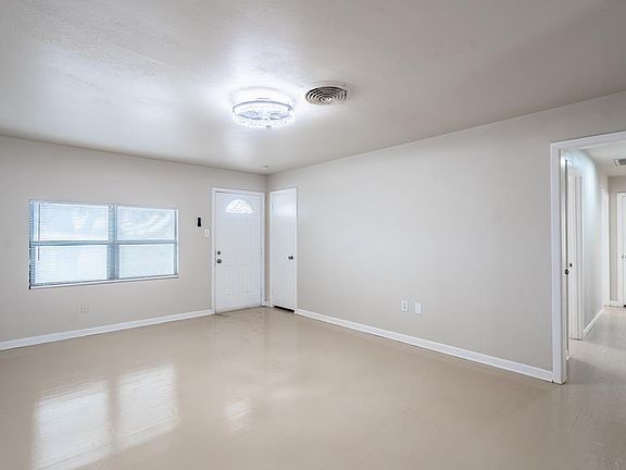 3rd image of 5403 McKnight Dr