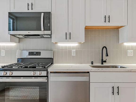 3rd image of 1557-1561 Fulton St #1559