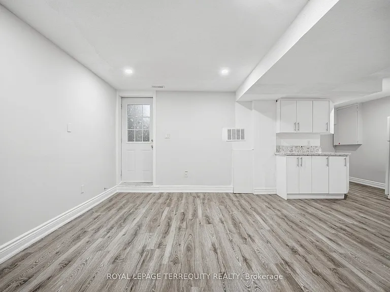 28 Pennsylvania Ave #LOWER LEVEL — Photo 9