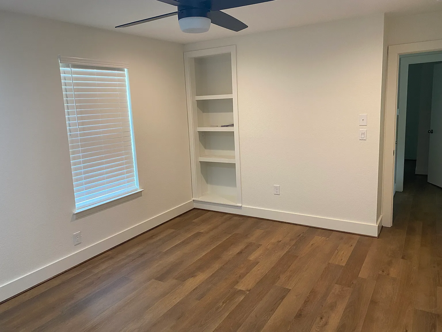 2 bed, 1000 sqft, $1,400 — Photo 2