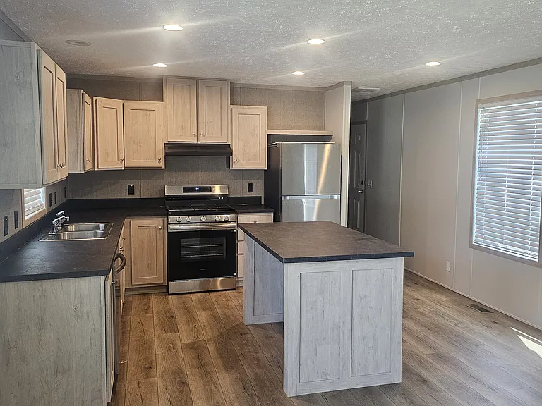 197 Orange St — Photo 2