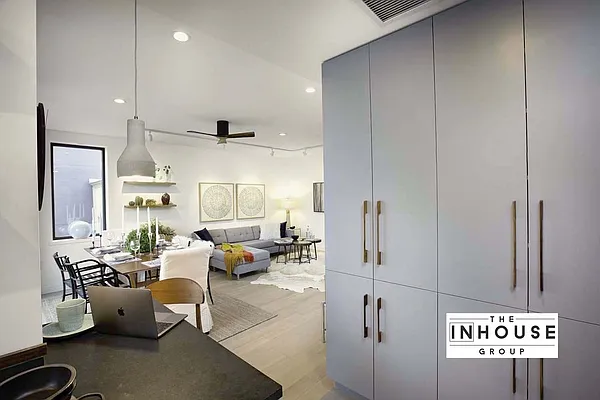 Sold by The In House Group | media 16