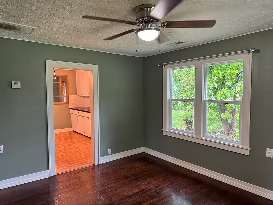 336 N Locust St