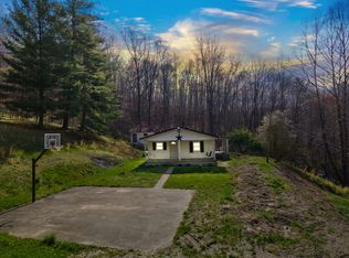 457 Conley Br, West Liberty, KY 41472