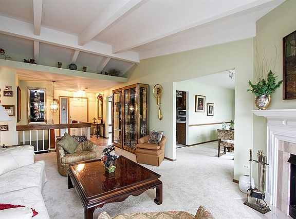 3rd image of 8910 Clearview Dr