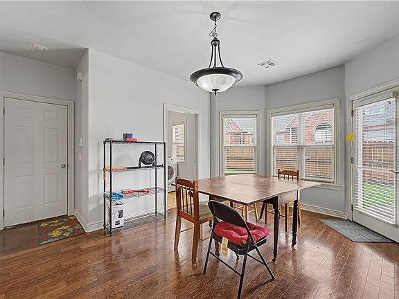 5th image of 4176 N Meadow View Dr