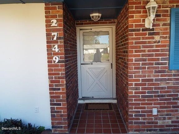 2nd image of 2749 Nottingham Ct