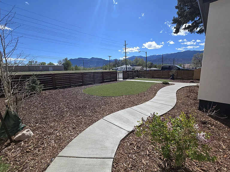 738 E Fountain Blvd — Photo 31