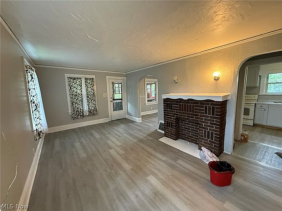5th image of 1366 Superior Ave