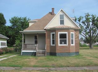 305 W Walnut St, Gillespie, IL 62033