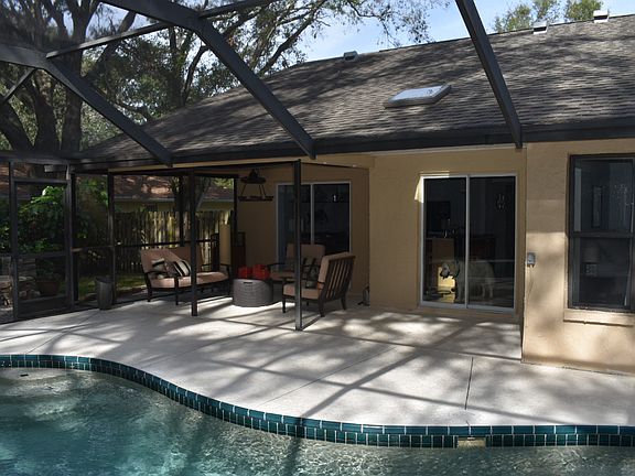4th image of 785 Village Way