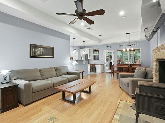 5th image of 8152 Shady Brook Ln
