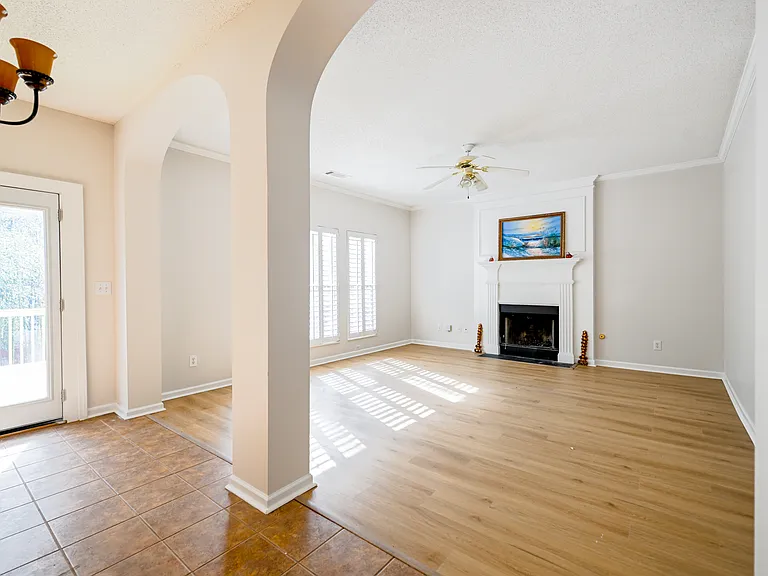 1570 Swan Valley Ct — Photo 12
