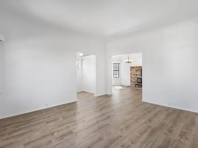 1087 Park Ave — Photo 7