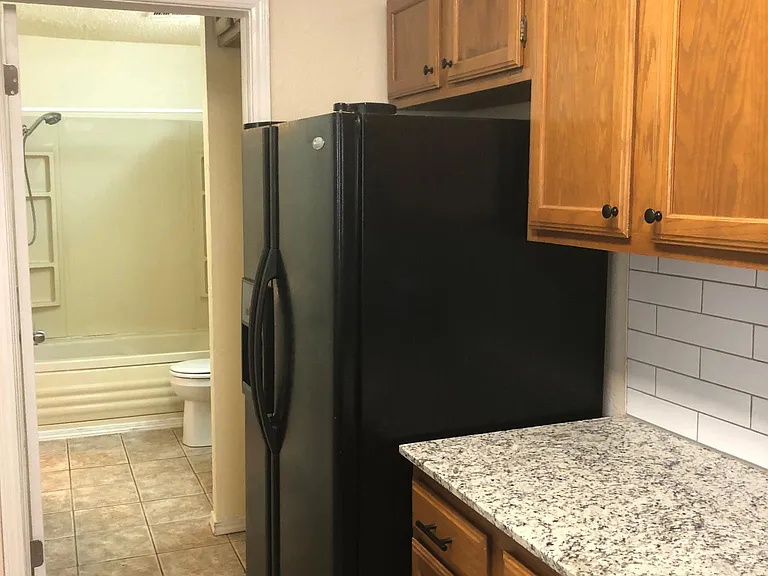1315 Laurel Ln — Photo 5