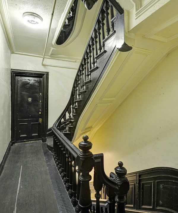 1st image of 809 Lexington Ave