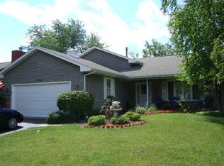 752 Colony Ave, Lindenhurst, IL 60046