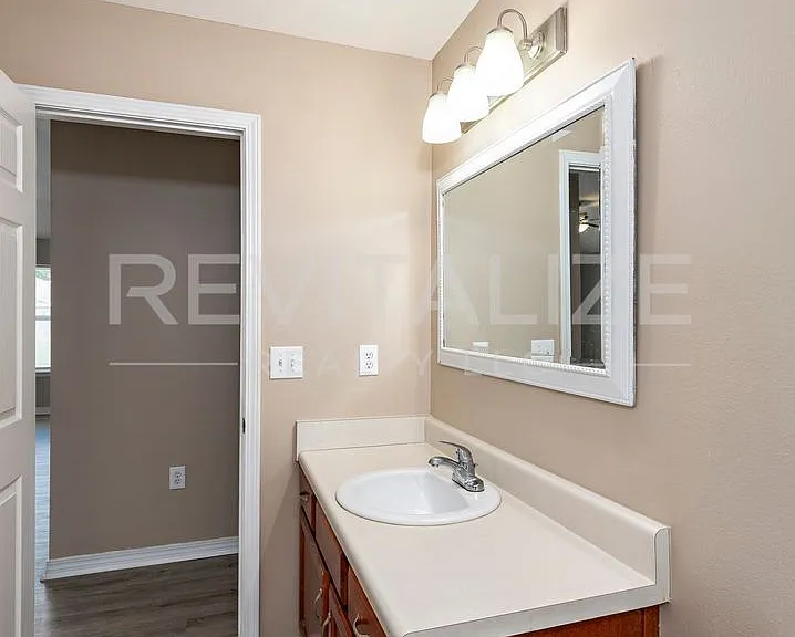 1549 Majesty Loop — Photo 16