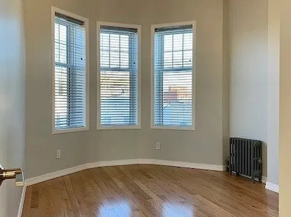 25-54 37th Street image 8 of 36