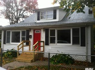 100 W 10th St, Huntington Station, NY 11746