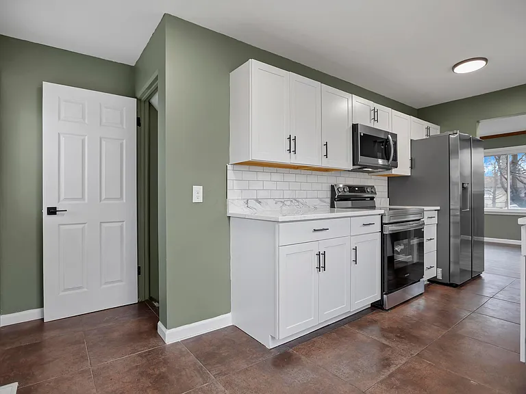 1251 Dellwood Ave — Photo 11