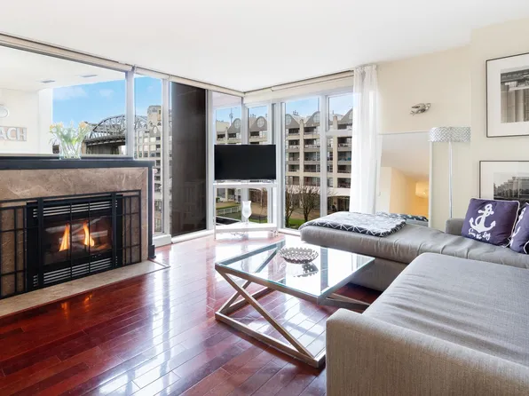 990 Beach Ave #503, Vancouver, BC V6Z 2N9