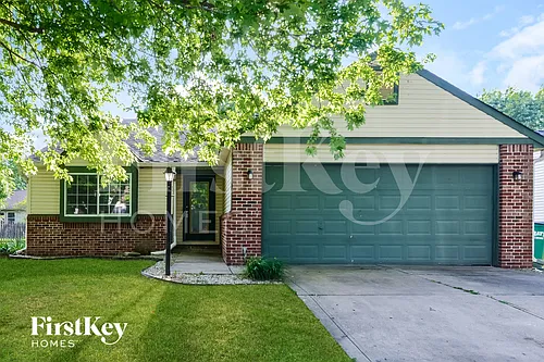 274 Meadow Glen Dr Photo 1