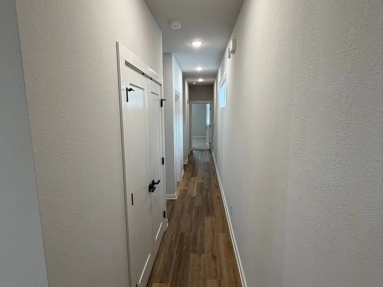 513 W Dallas St — Photo 57