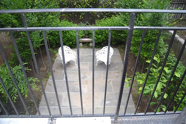 Rented by Avenue Sotheby's International Realty | media 44