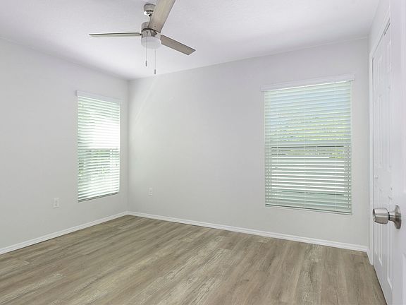 5th image of 456 21st Ave N