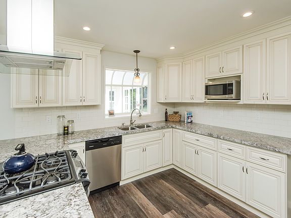 2nd image of 73 Marimar St