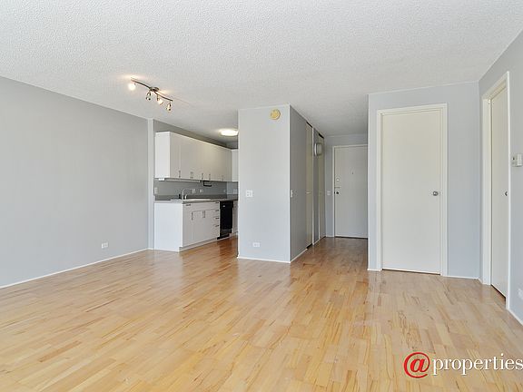 Kitchen / Living Room