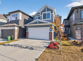 1467 Goodspeed Ln NW, Edmonton, AB T5T 6S3