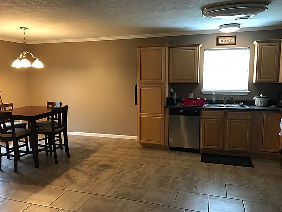4th image of 3104 Aster St