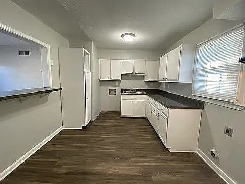 2nd image of 3829 Ford Rd