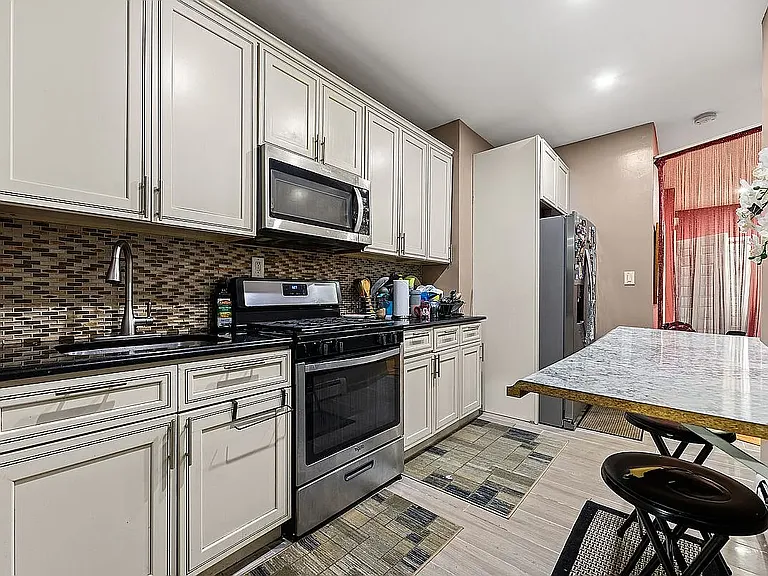 461 Miller Ave #1 — Photo 3