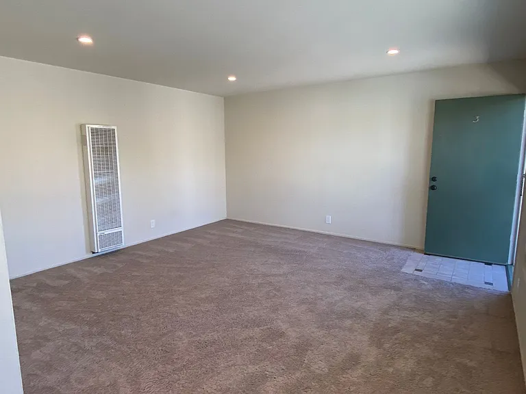 3210 Myles Ct — Photo 2