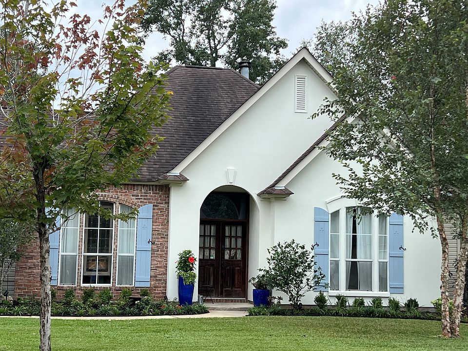 1st image of 221 Carmel Dr