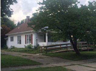 1018 N Main St, Three Rivers, MI 49093