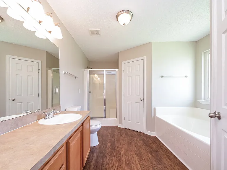 3209 Silverado Cir — Photo 10