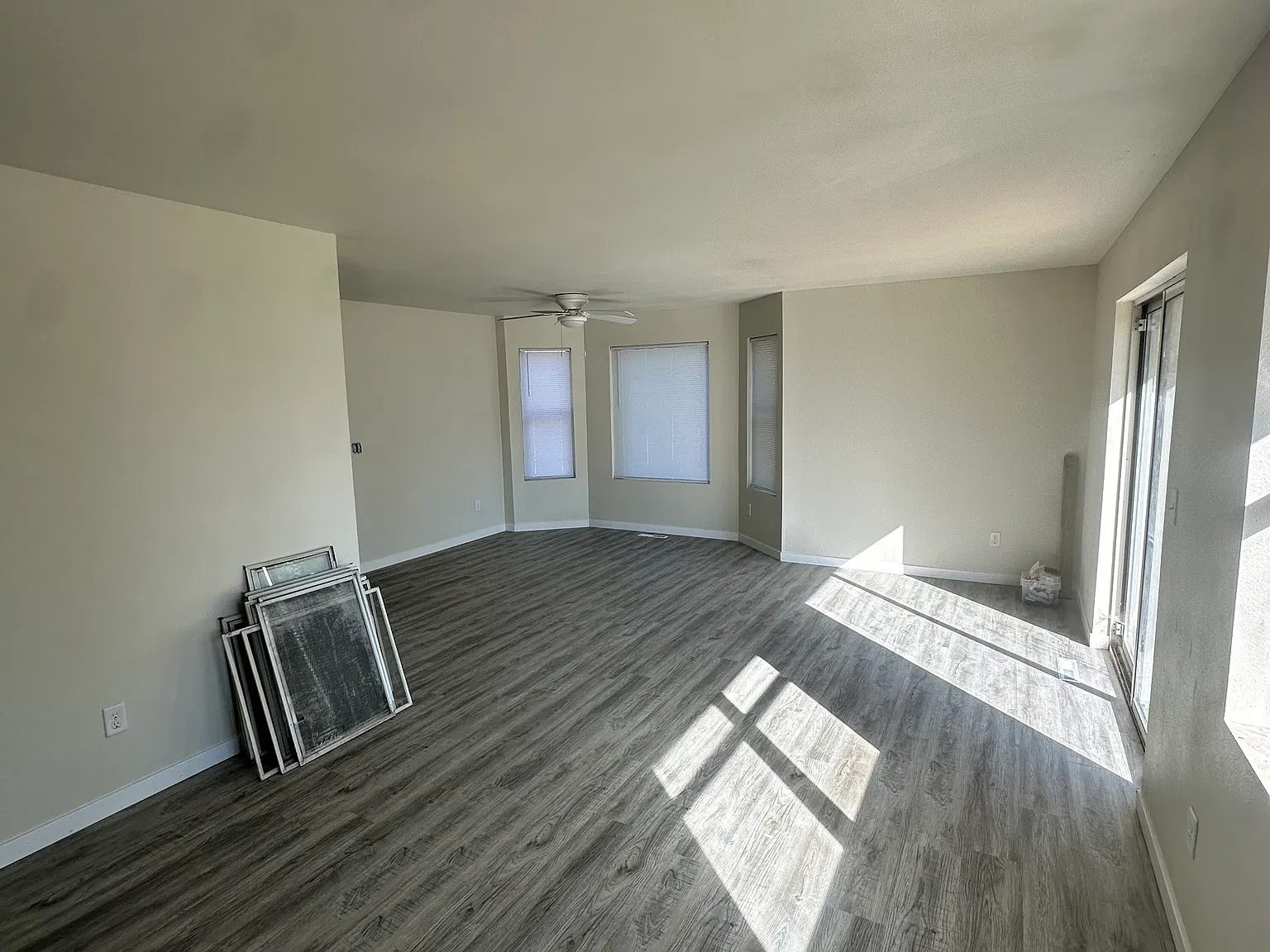 3 bed, 2300 sqft, $2,700 — Photo 3