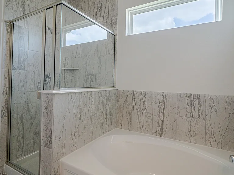 917 Falkland Trce — Photo 15