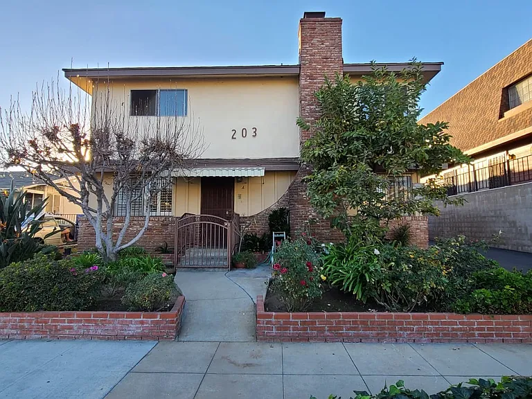 203 S Curtis Ave #B — Photo 9