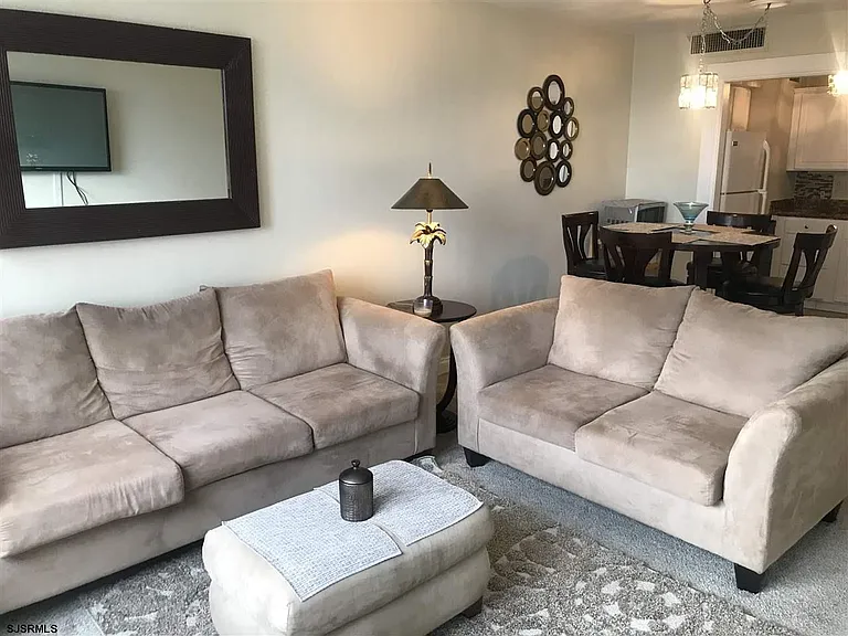 101 S Raleigh Ave #510 — Photo 7