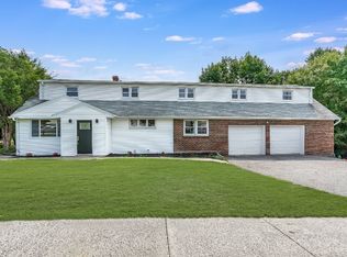 1086 Valley Rd, Wayne, NJ 07470